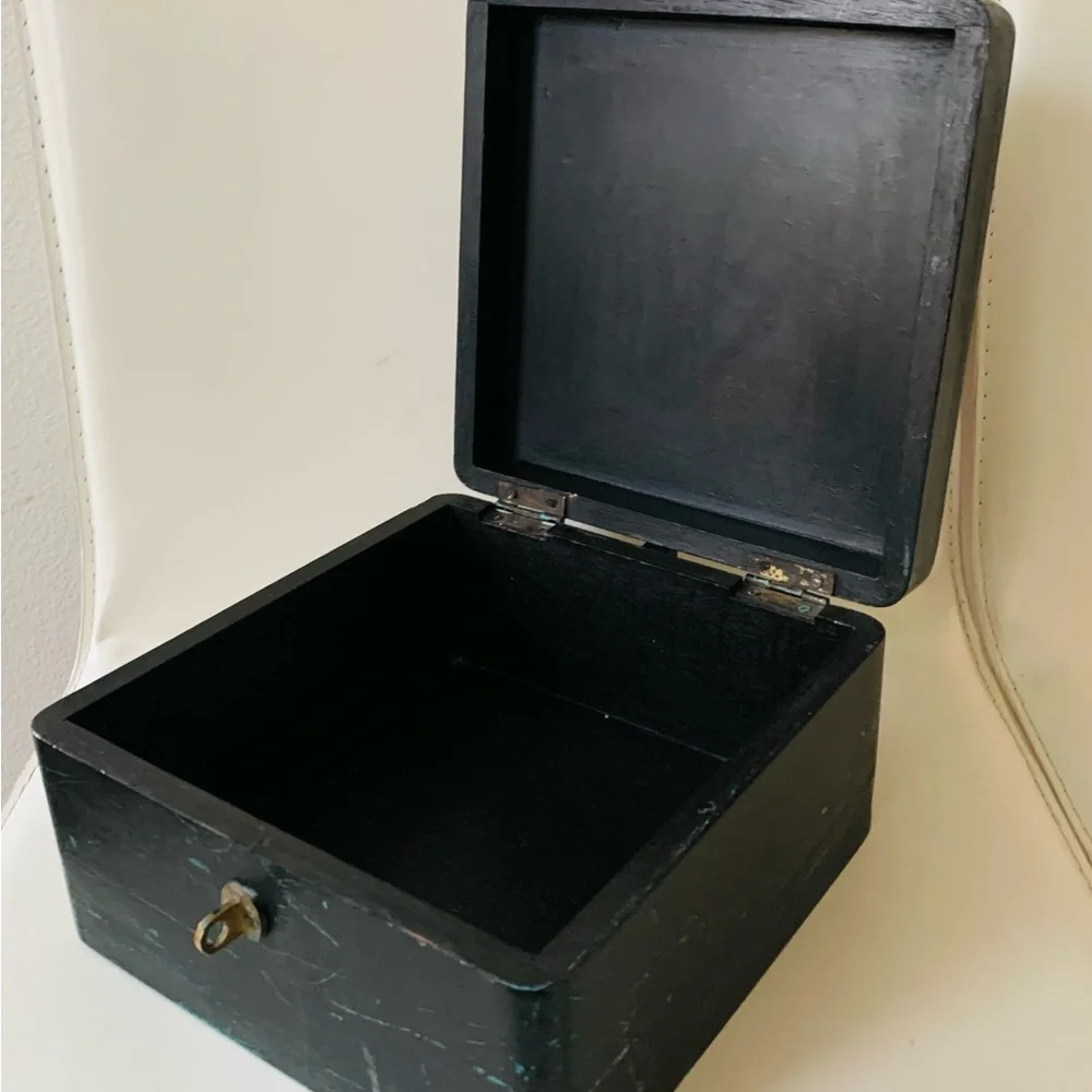 Wooden box